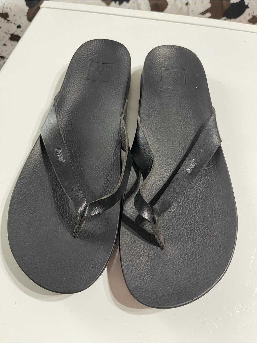 Reef Women’s Black Flip Flop Sandals - Minimal Leather-Style Thong